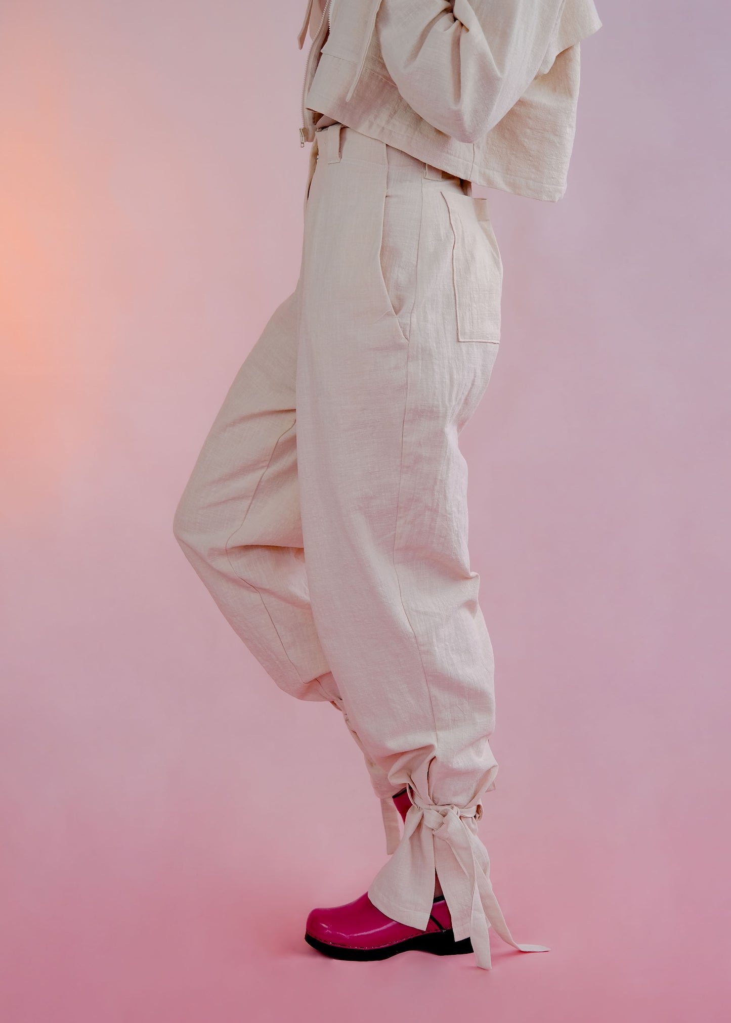 Drea High waisted pants with ankle ties