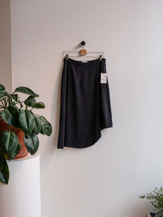 Deisy A-Line Midi Skirt (Black)